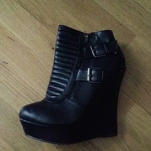 Black ankle boot